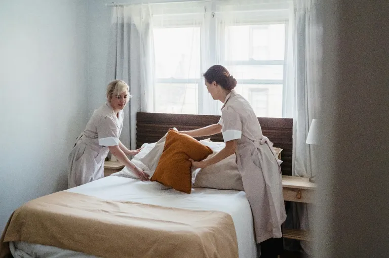 Top Home Hospital Beds for Seniors in 2025